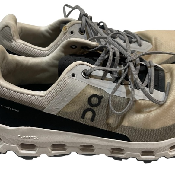 On RUNNING CLOUDVISTA GLACIER BLACK  Shoes WHITE and Gray - Picture 3 of 8